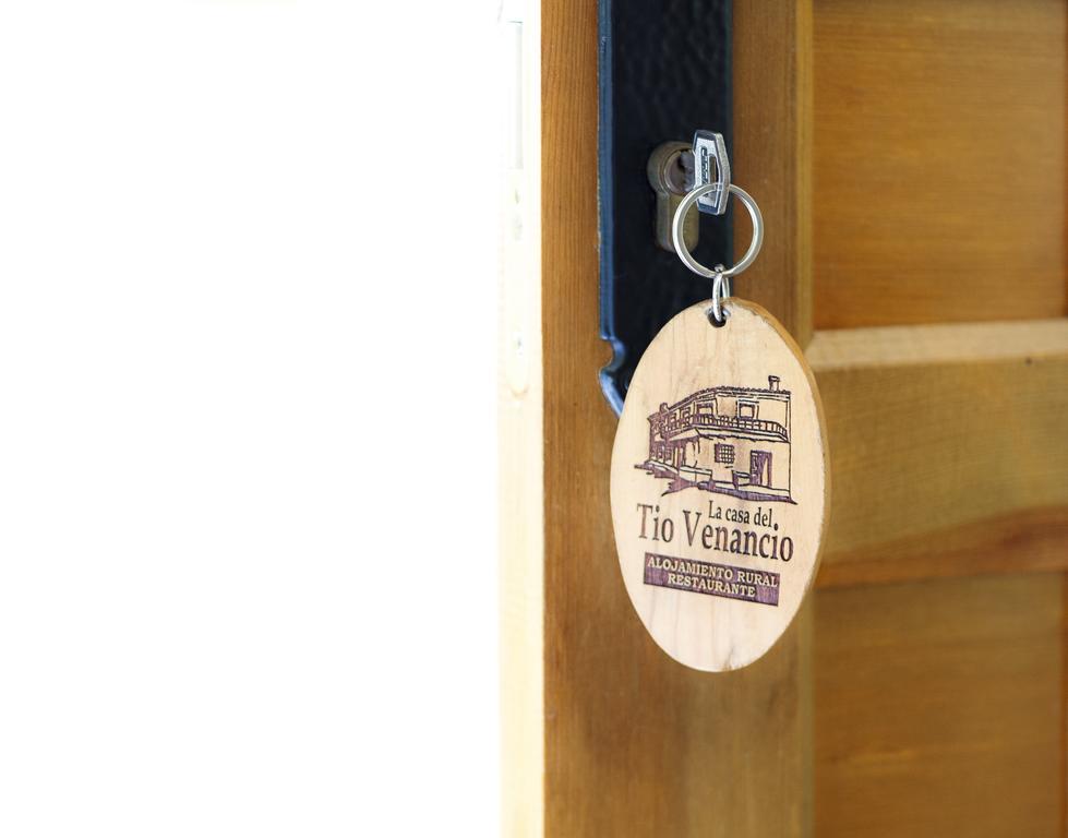 La Casa Del Tio Venancio Hostal Caracenilla Habitación foto