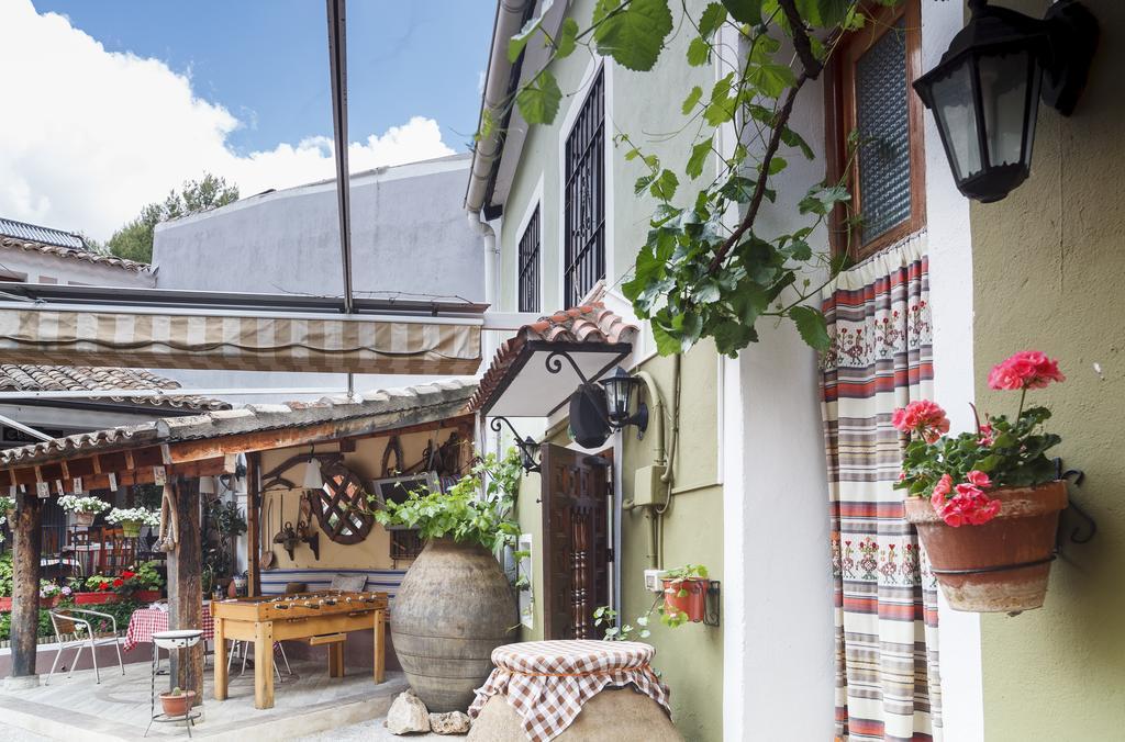 La Casa Del Tio Venancio Hostal Caracenilla Exterior foto