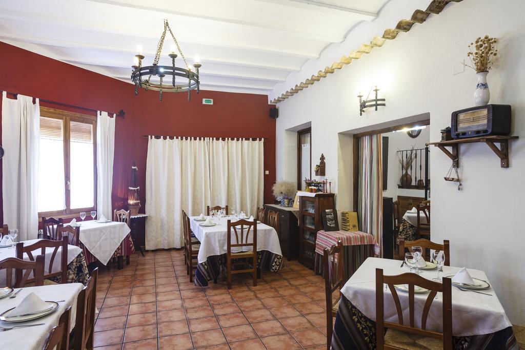 La Casa Del Tio Venancio Hostal Caracenilla Exterior foto
