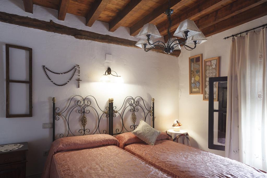 La Casa Del Tio Venancio Hostal Caracenilla Exterior foto