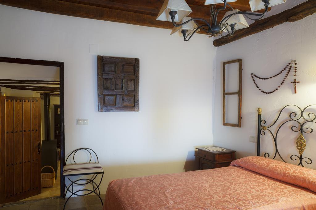 La Casa Del Tio Venancio Hostal Caracenilla Exterior foto